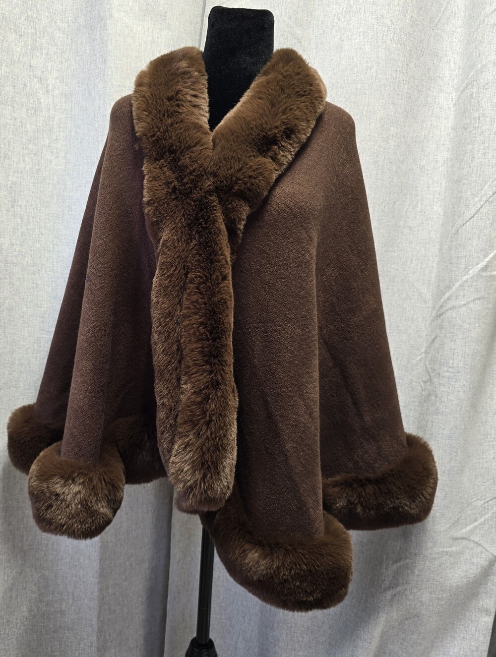 NWT Adrienne Vittadini Brown Wrap With Faxu Fur Trim Lagenlook Cape One Size